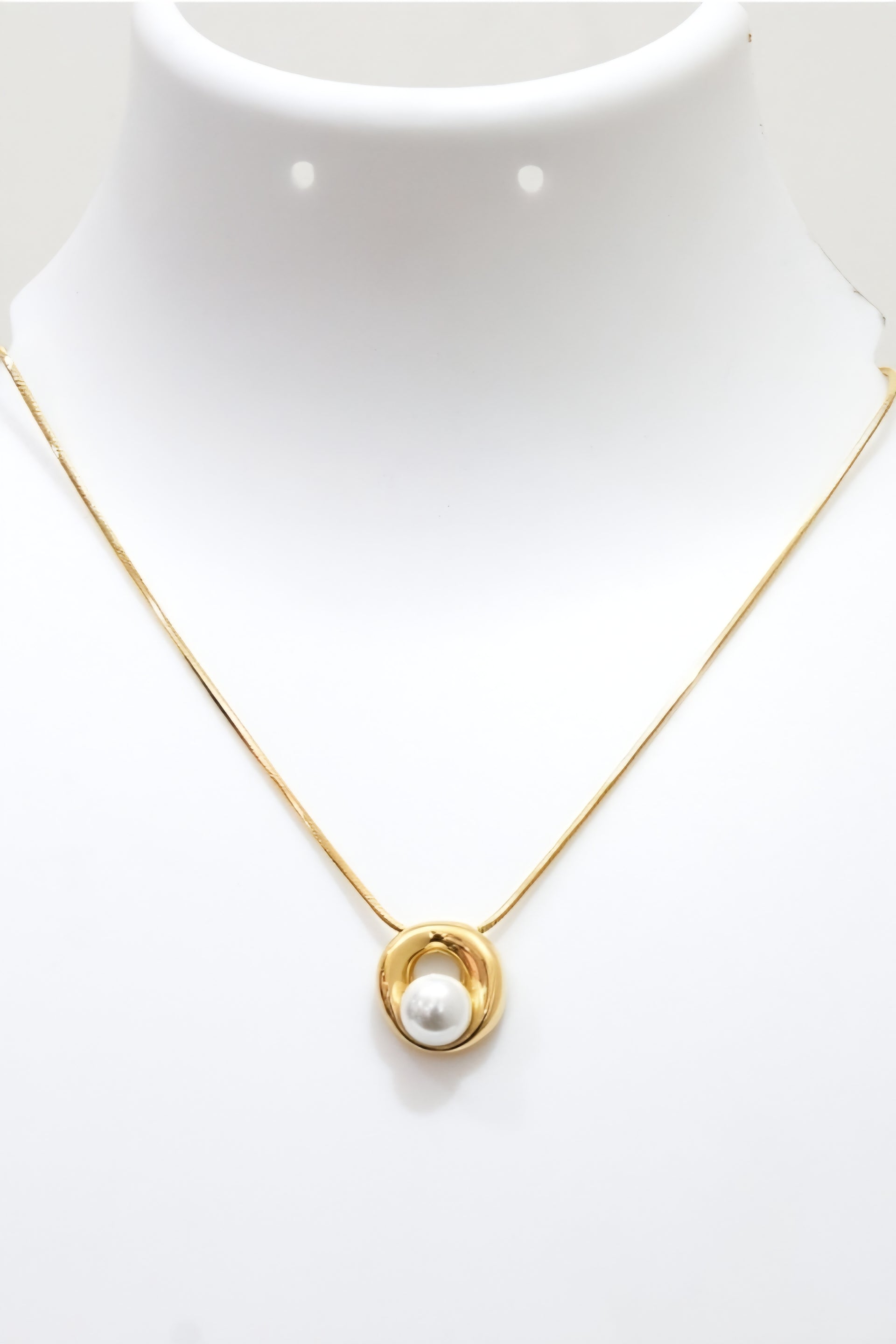 Halo Pearl Necklace