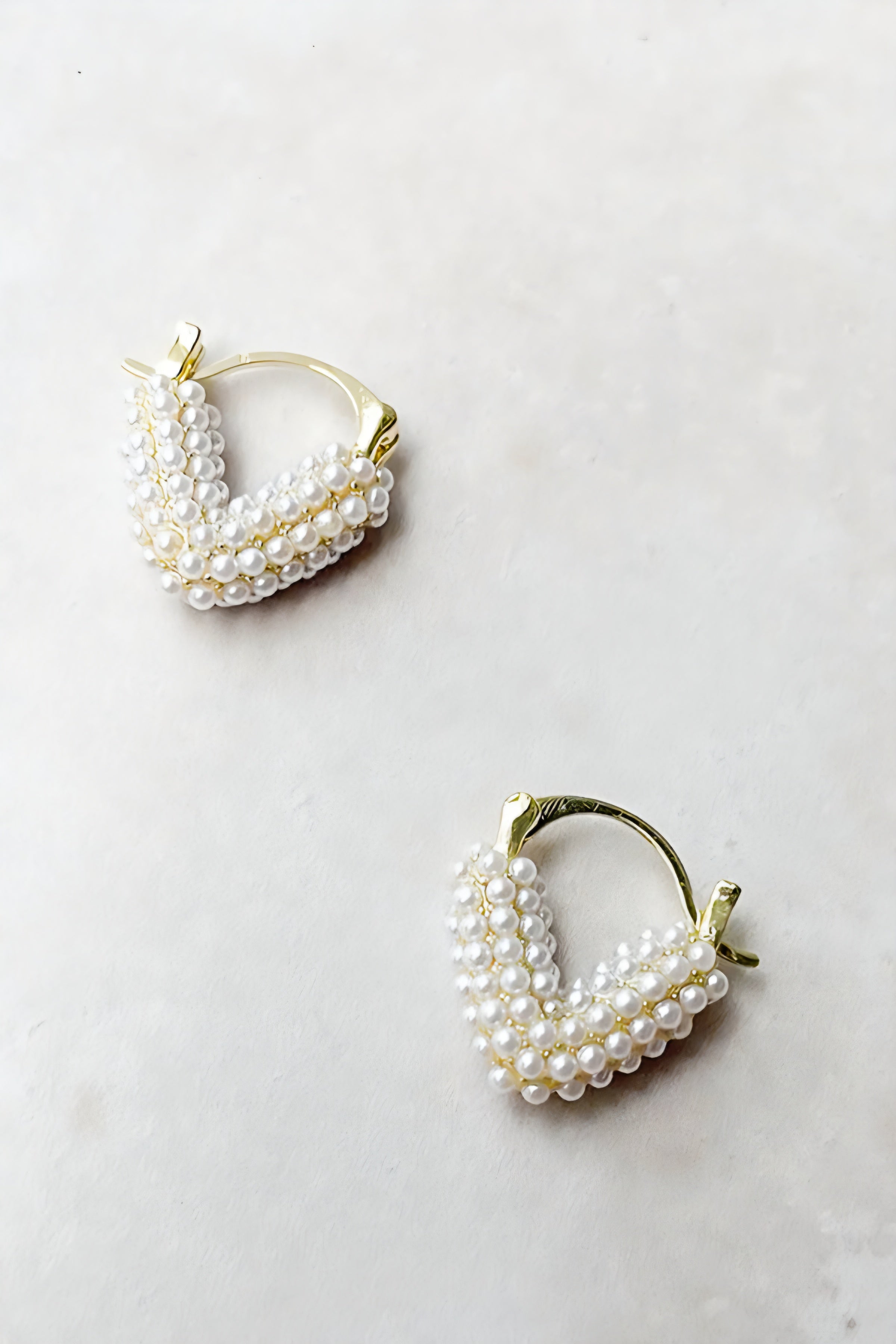 Amour Pearl Hoops